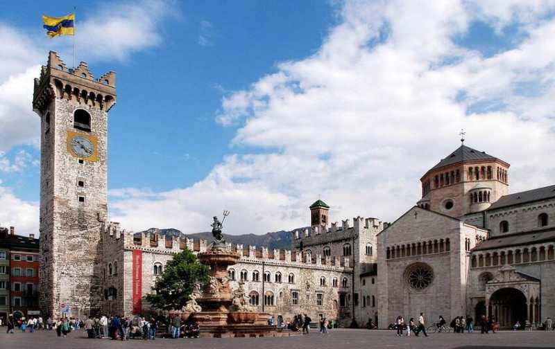 Duomo Meydanı (İtalya, Trento)