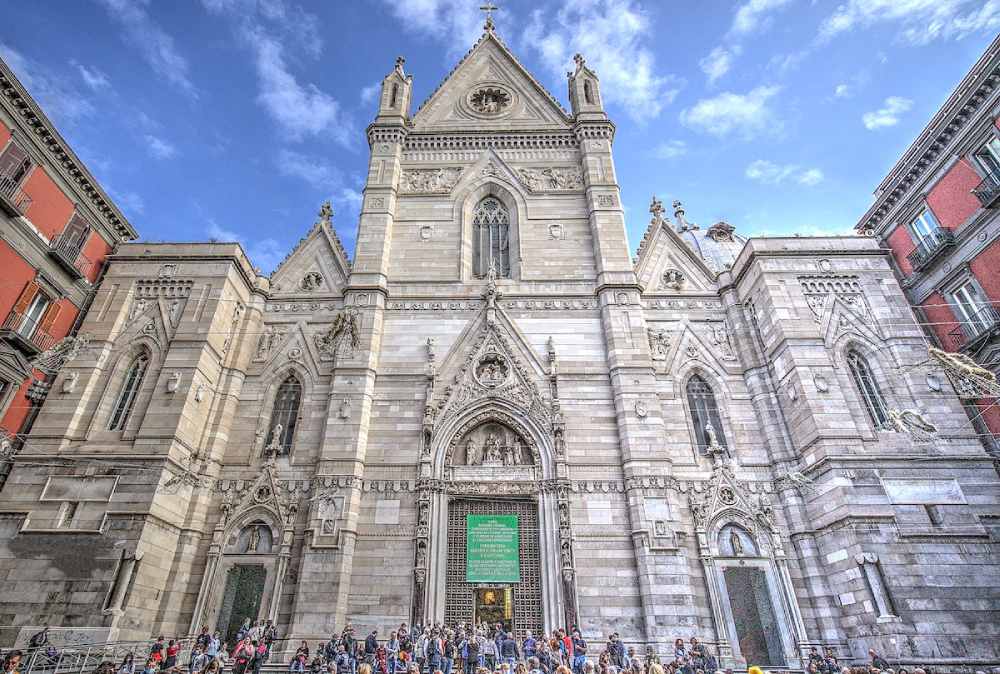 Napoli Kilisesi (Duomo di Napoli) 