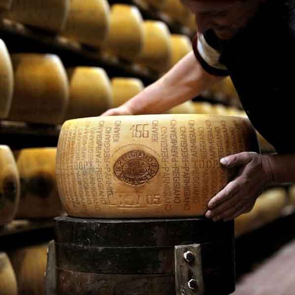 Parmesan Peyniri - Parma'da Ne Yenir?