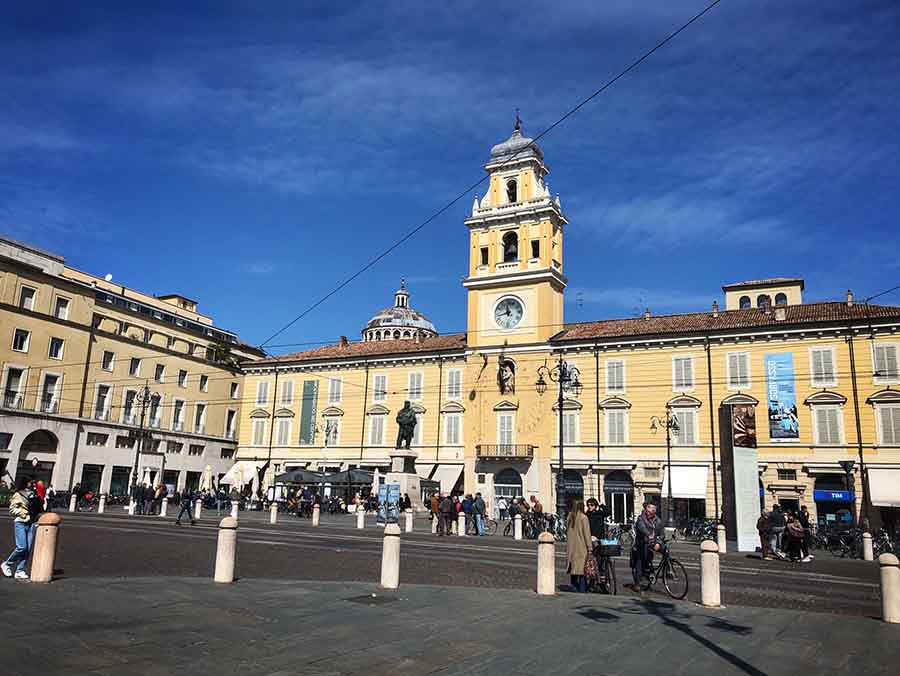 Piazza Garibaldi (Garibaldi Meydanı)