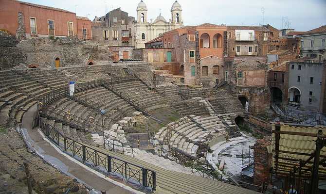 Roma Tiyatrosu - Katanya Seyahat Rehberi