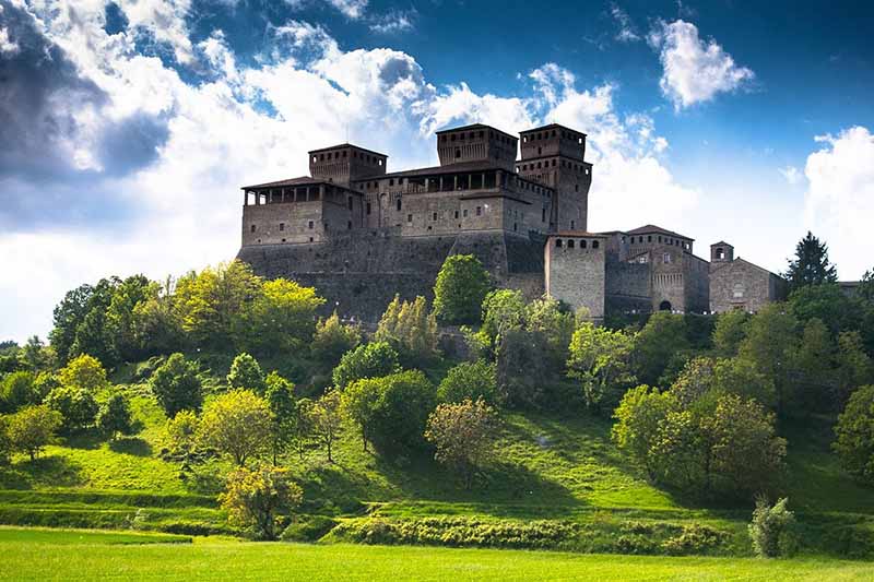 Torrechiara Kalesi (Torrechiara Castle) - Parma'da Gezilecek Yerler