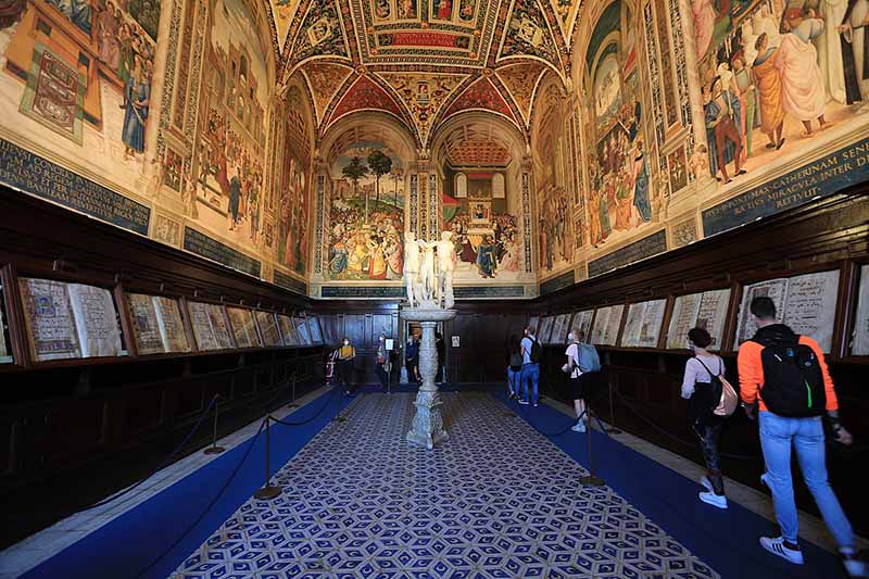 Piccolomini Kütüphanesi  | Siena Şehri