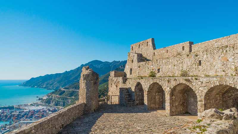 Arechi Kalesi | İtalya'da Tarihi Kaleler