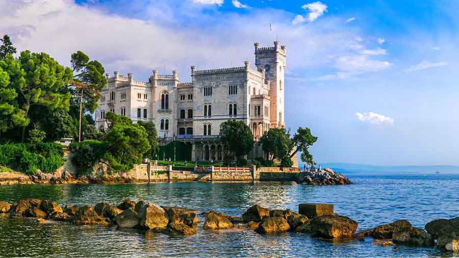 Castle Hill and Santa Maria Maggiore | Trieste, İtalya